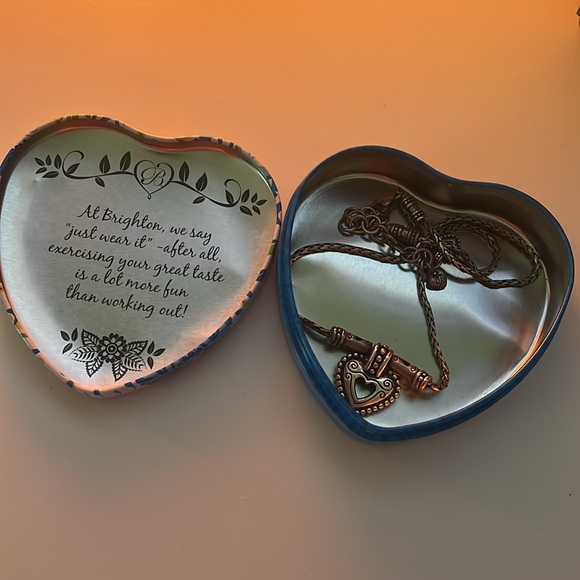 💙 Brighton Heart Necklace - Picture 3 of 8